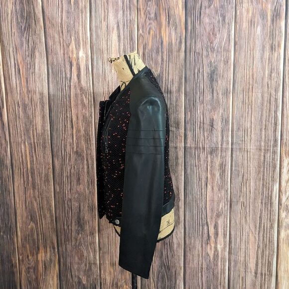 Express Jacket  - Picture 4 of 15